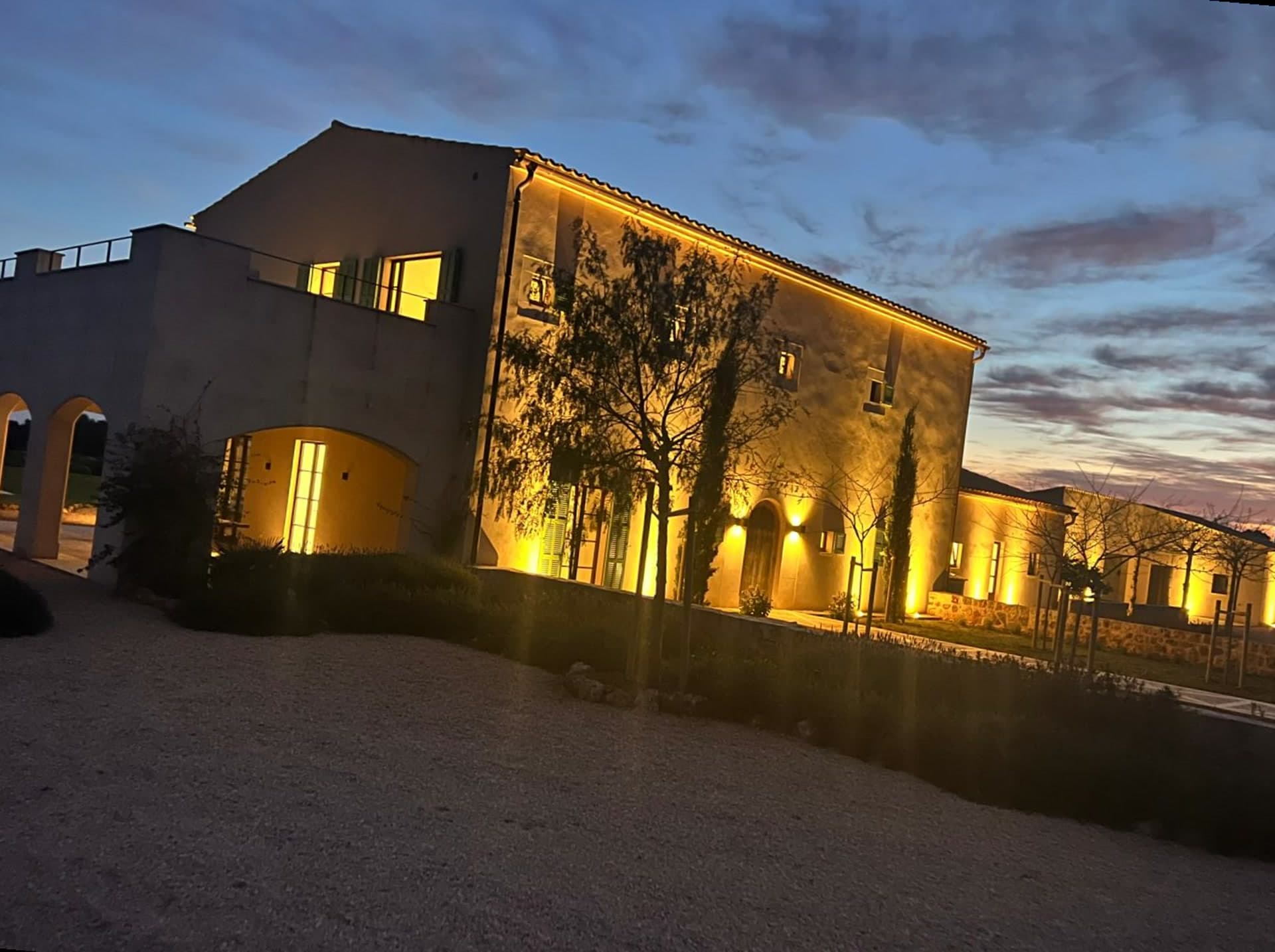 Nachtansicht Eingang